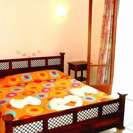 Des Roses Hotel 2*