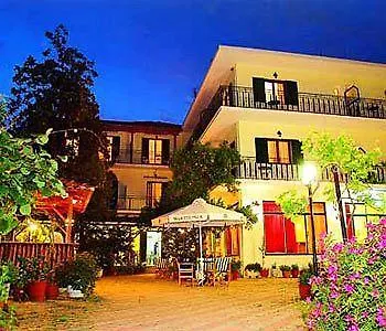 Des Roses Aparthotel 2*