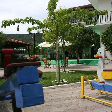 Des Roses Hotel