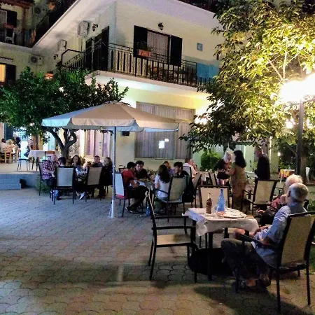 Des Roses Hotel 2*