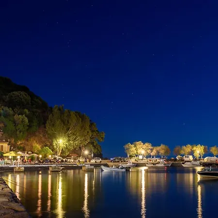 Ξενοδοχείο με διαμερίσματα Des Roses 2*