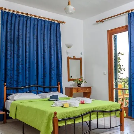 Ξενοδοχείο με διαμερίσματα Des Roses Πλατανιάς