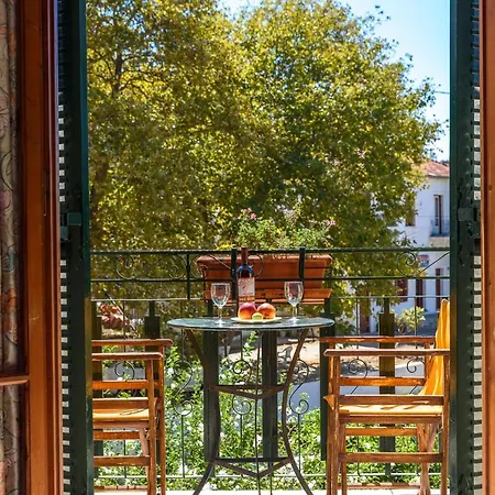 Des Roses Aparthotel 2*