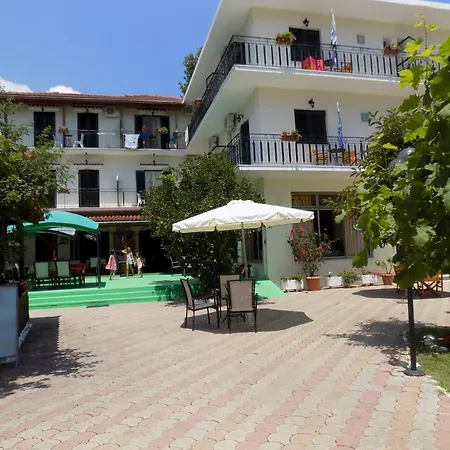 玫瑰公寓式酒店 2* 普拉坦亚斯
