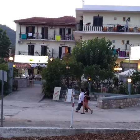 Aparthotel Des Roses Platanias (Thessaly)