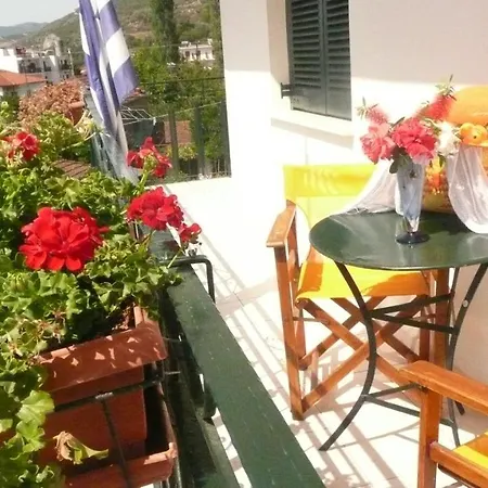 Ξενοδοχείο με διαμερίσματα Des Roses 2*