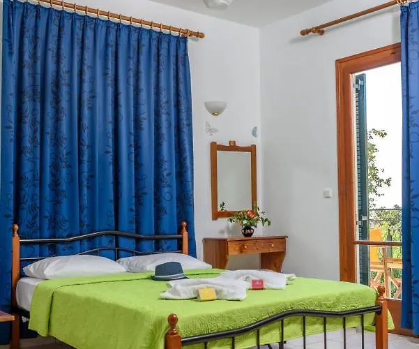 アパートホテル Des Roses プラタニアス