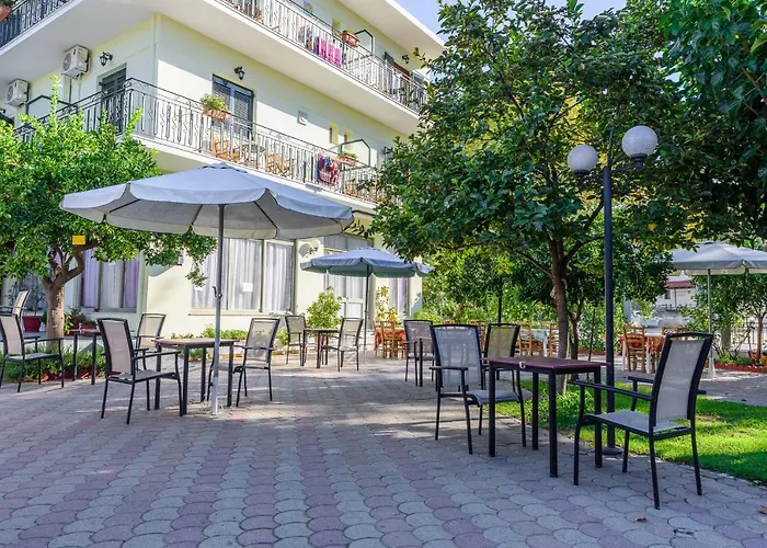 アパートホテル Des Roses