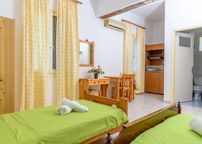 Des Roses アパートホテル プラタニアス