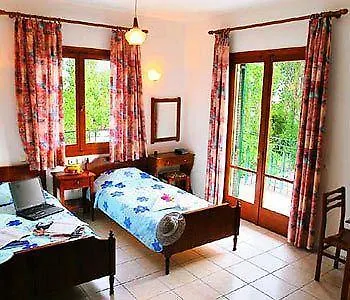 Des Roses 2* プラタニアス