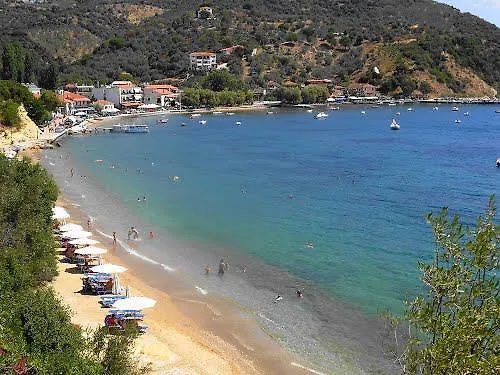 Des Roses アパートホテル