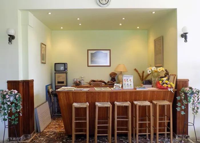 Des Roses アパートホテル 2*